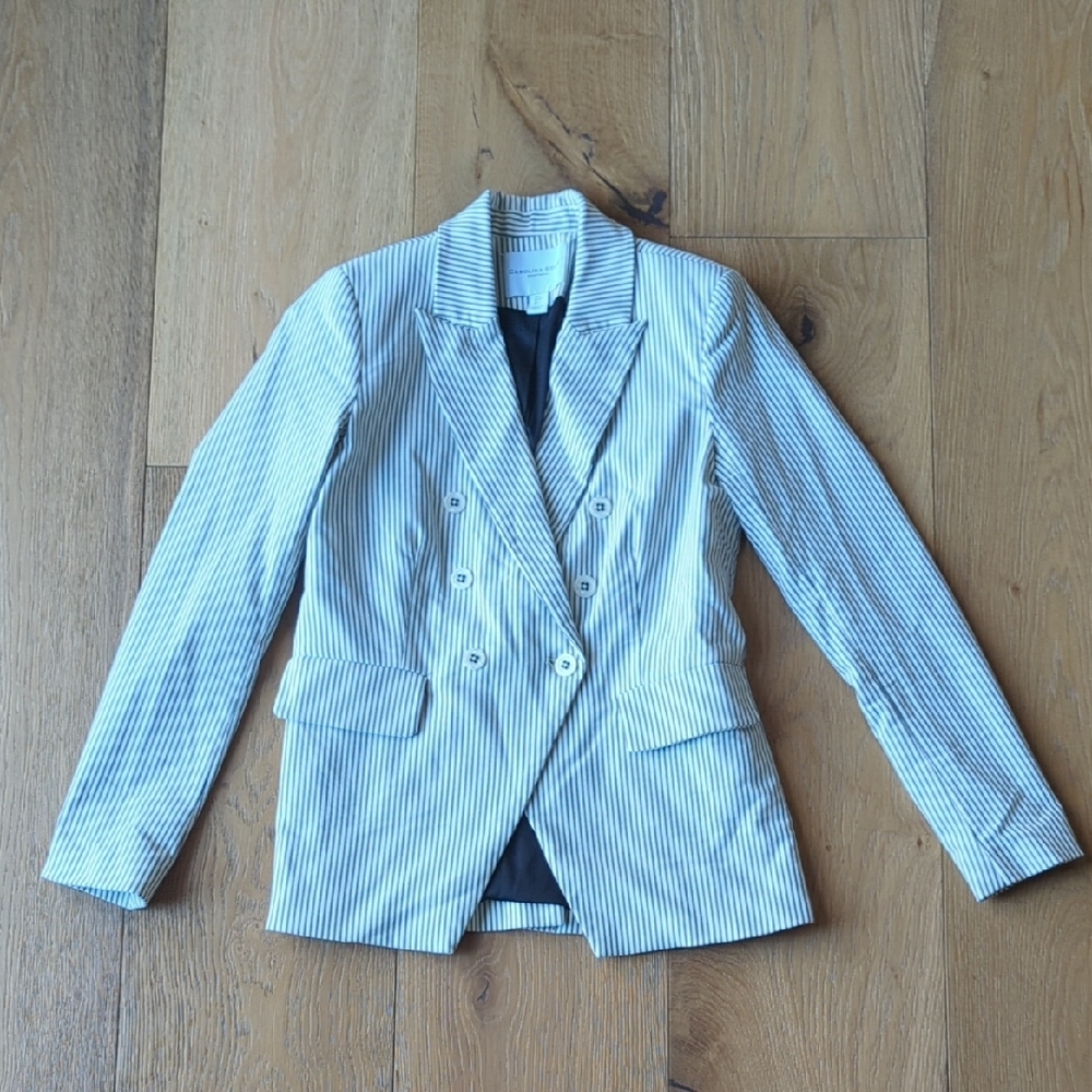 Carolina Belle Montreal | Pinstripe White/Grey Blazer
